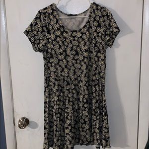 Forever 21 daisy dress